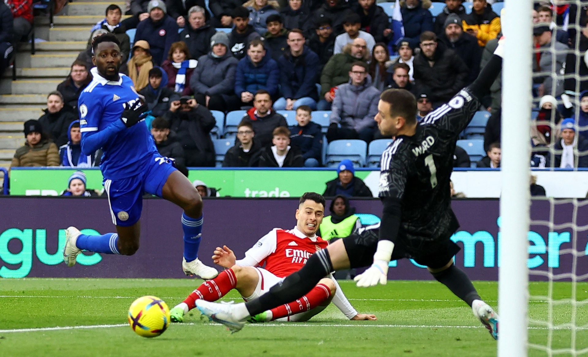 场下树立优 场下树立优