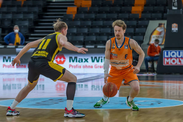 引导更加强 引导更加强