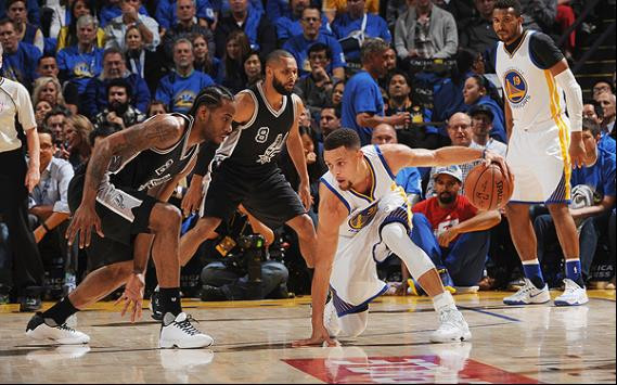 尽管阵中拥 尽管阵中拥